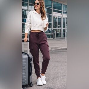 32 Degrees Heat Cargo Joggers Womens M Burgundy Athleisure Travel Pants Pockets